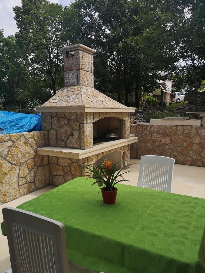 Apartmani Manda Omišalj المظهر الخارجي الصورة