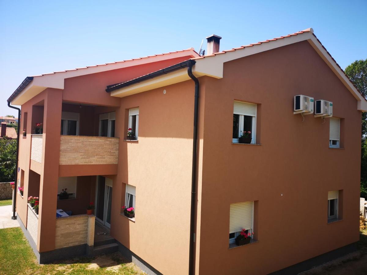 Apartmani Manda Omišalj المظهر الخارجي الصورة