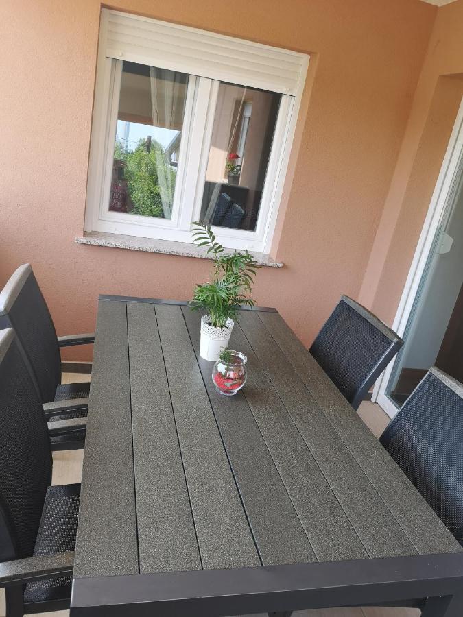 Apartmani Manda Omišalj المظهر الخارجي الصورة