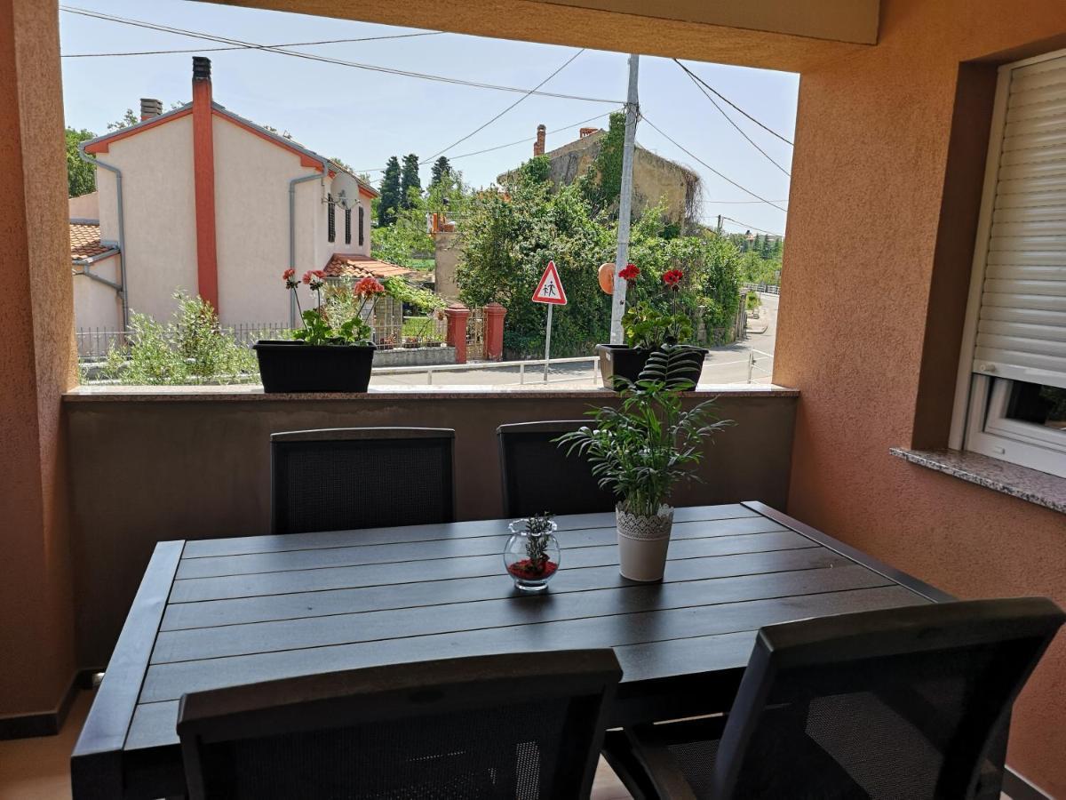 Apartmani Manda Omišalj المظهر الخارجي الصورة