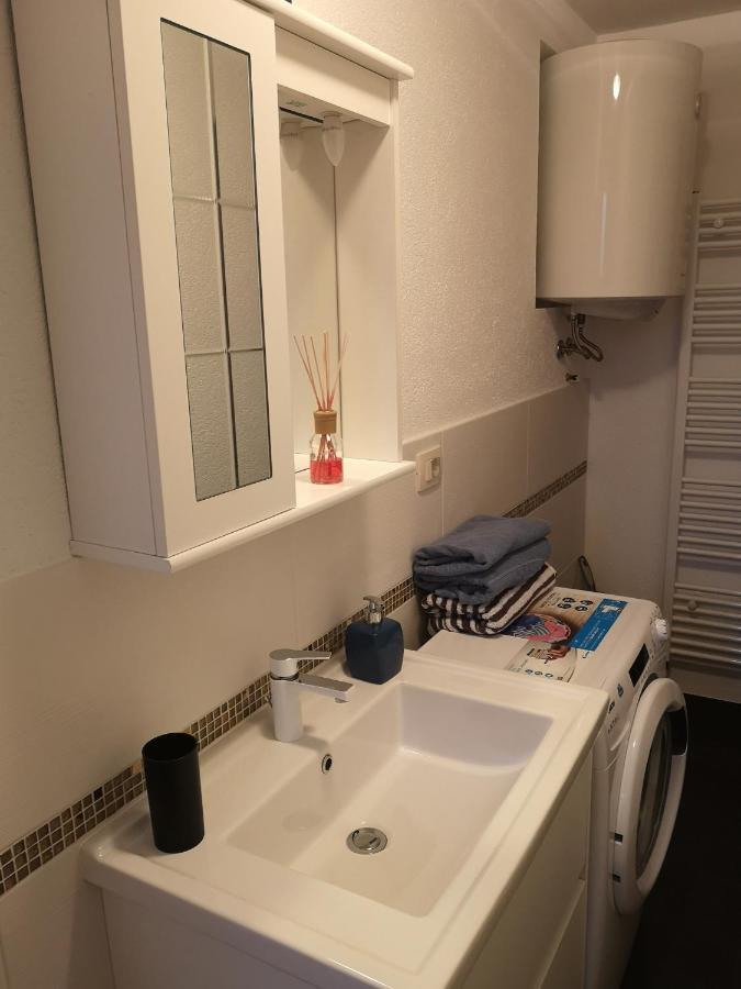 Apartmani Manda Omišalj المظهر الخارجي الصورة